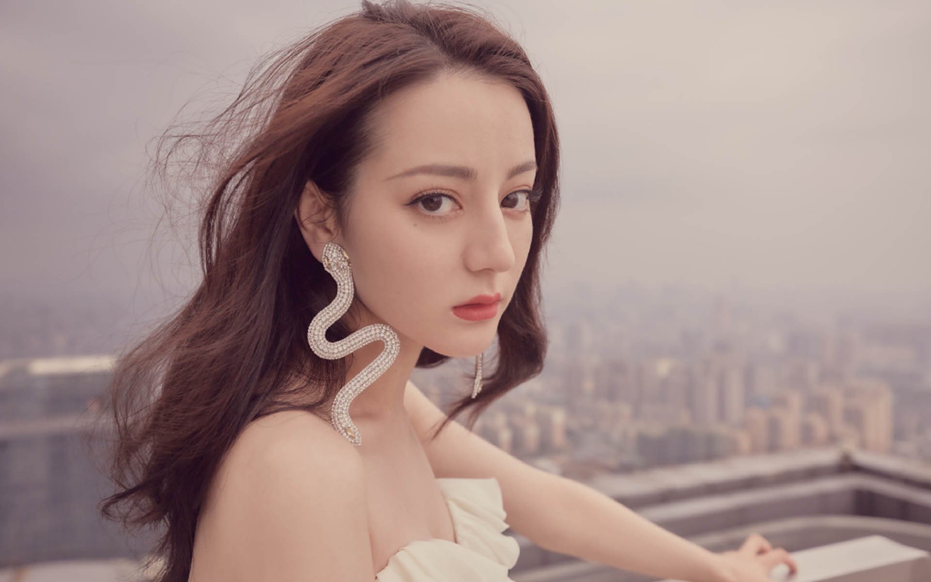 “热刺强攻难掩阿仙奴的闪电反击”