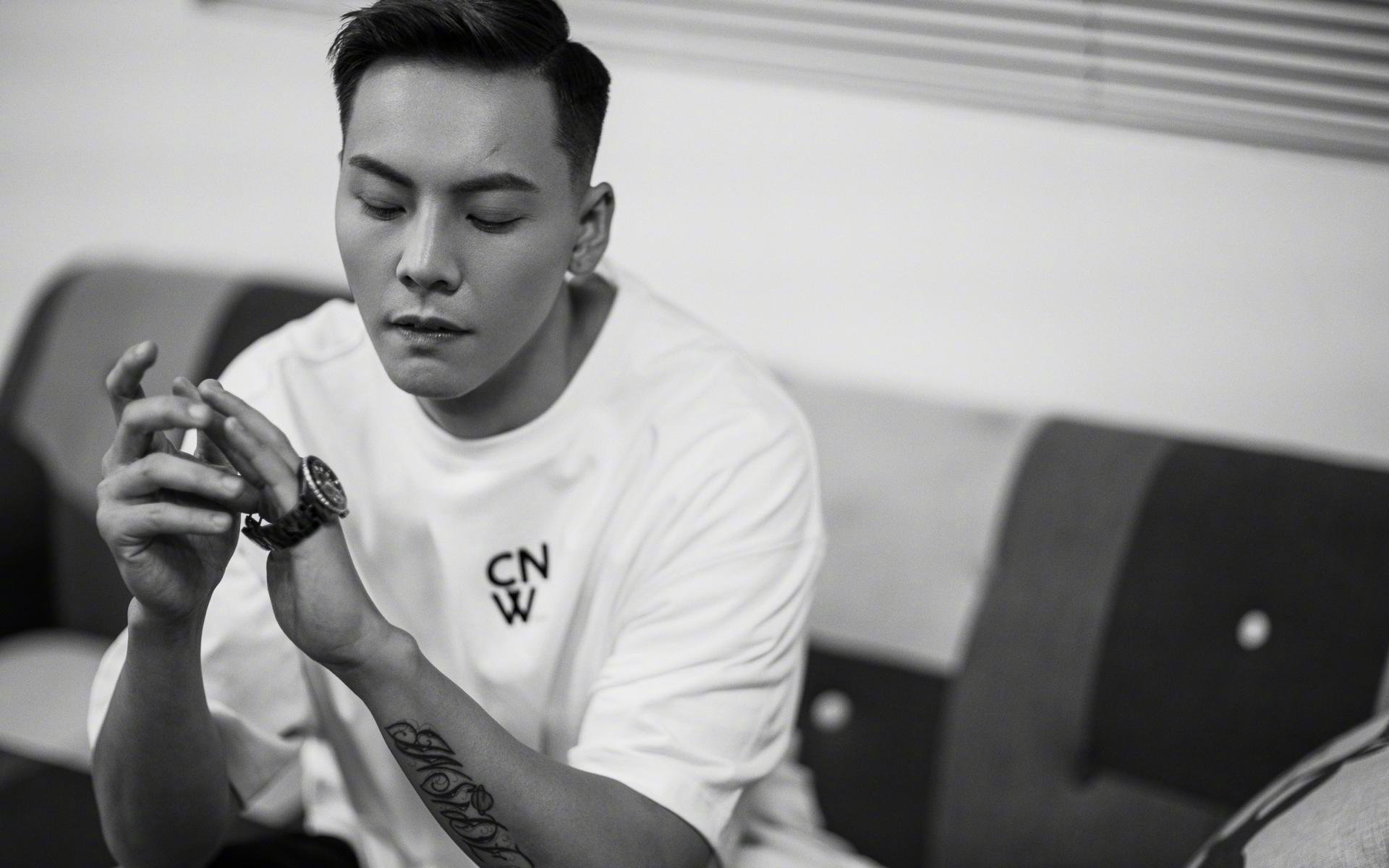 APP下载 LY Sports-北京鸭险胜北控季后赛领先形势明朗，北京鸭队球员名单