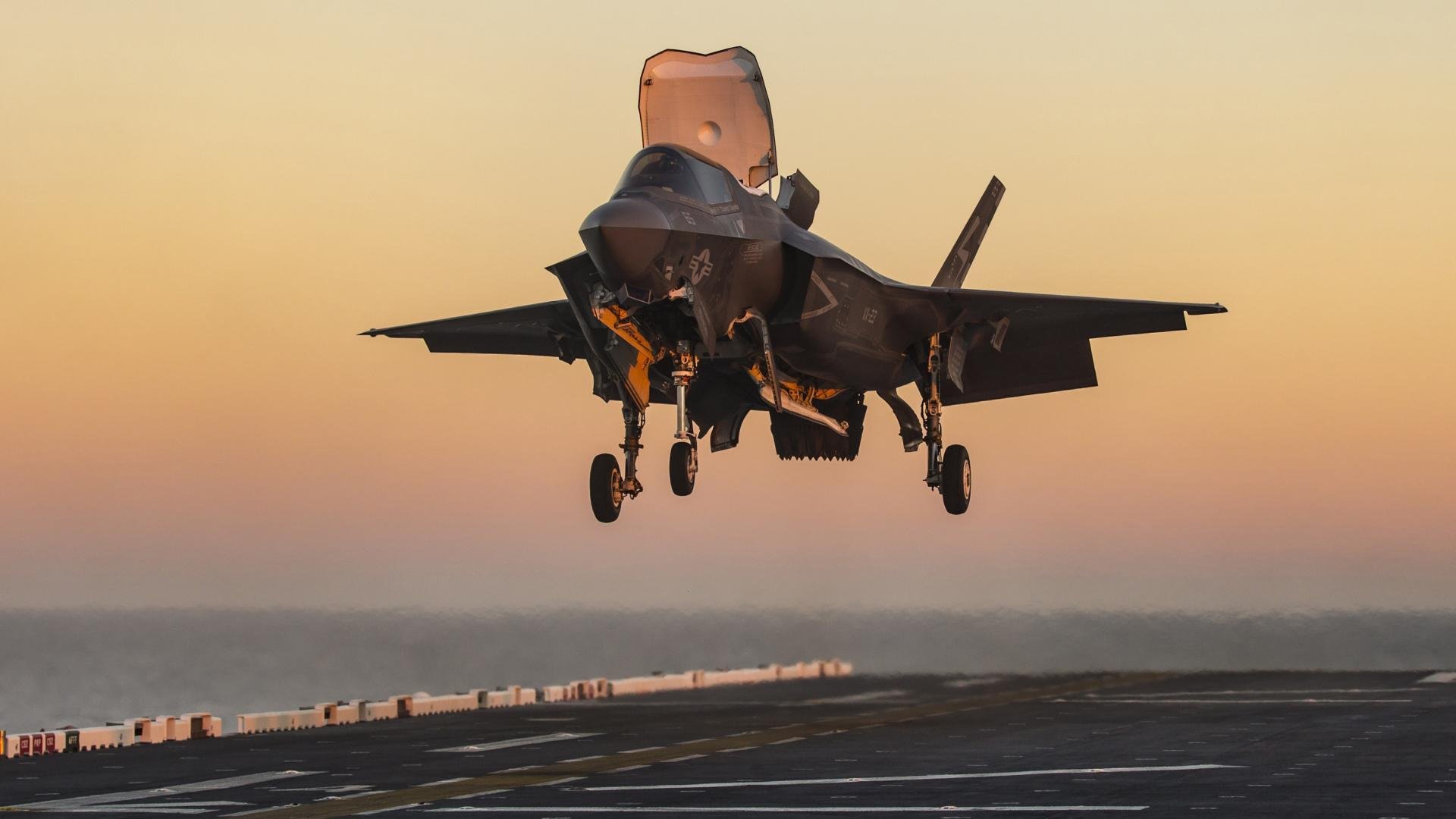 都灵通过前压迫使对手频繁失误,都灵前锋